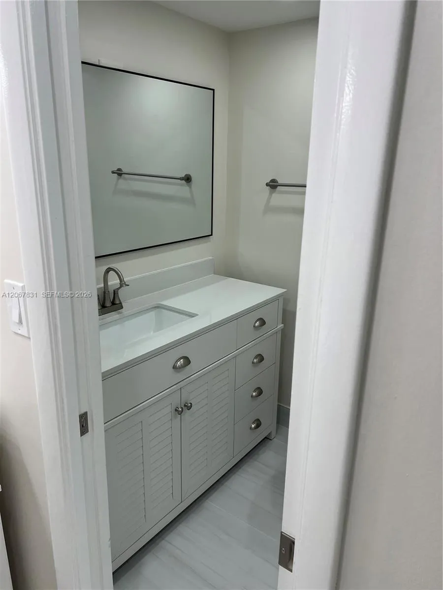 5900 NW 44th St #405 Lauderhill, FL 33319