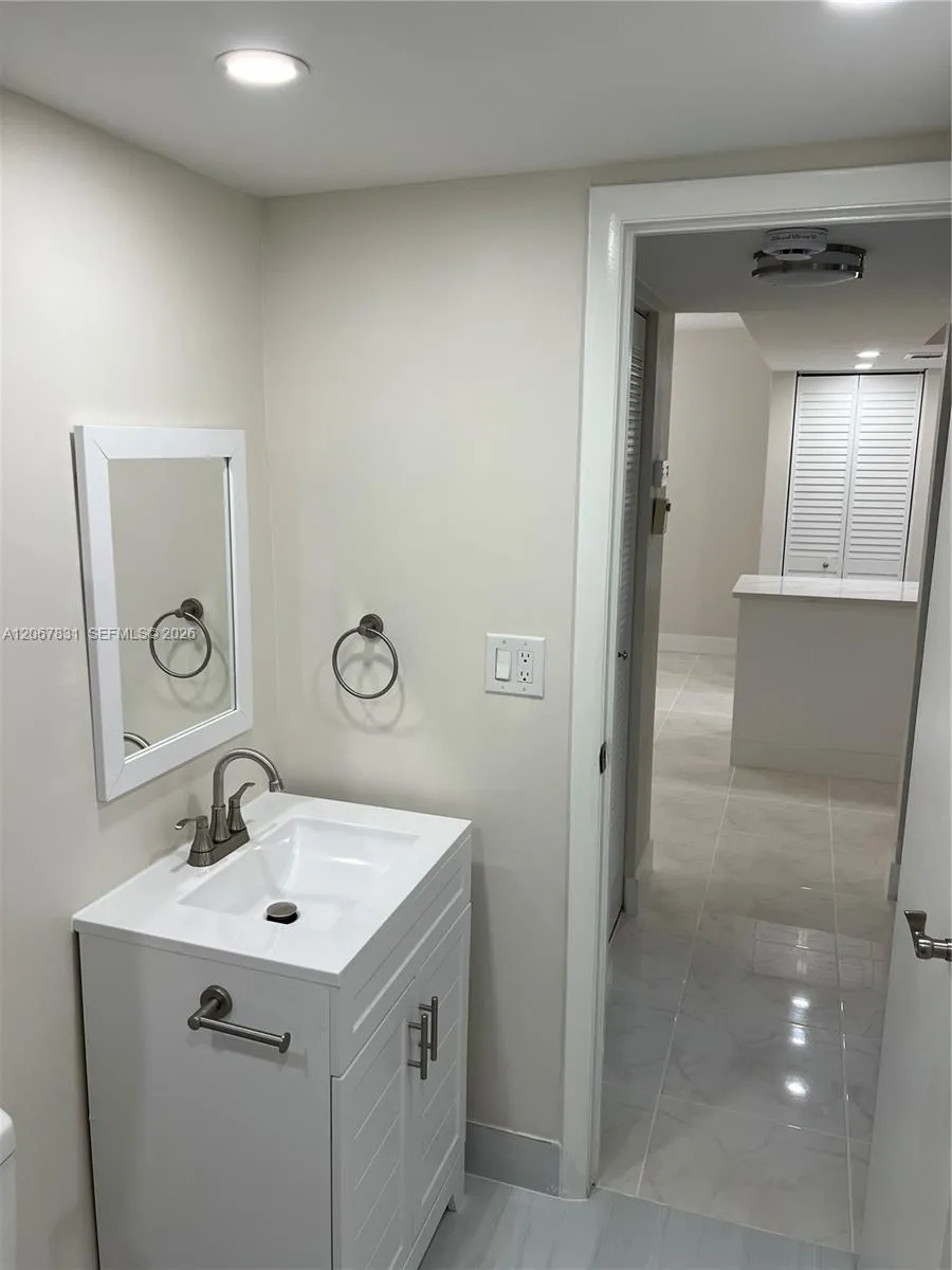 5900 NW 44th St #405 Lauderhill, FL 33319