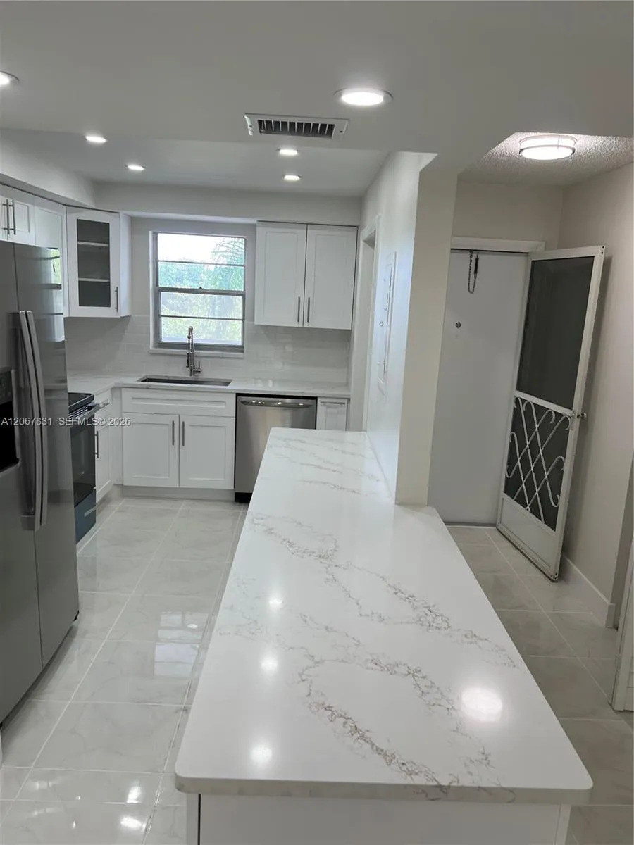 5900 NW 44th St #405 Lauderhill, FL 33319