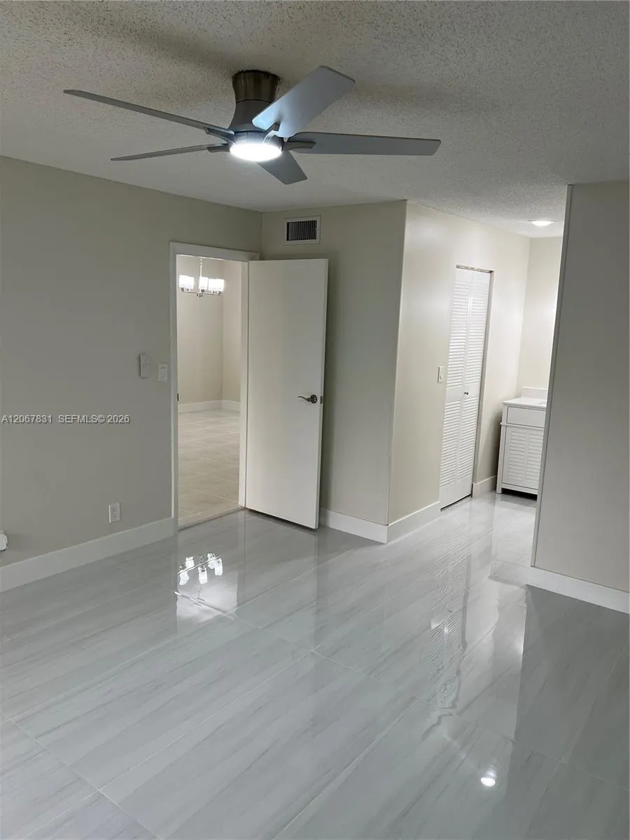 5900 NW 44th St #405 Lauderhill, FL 33319