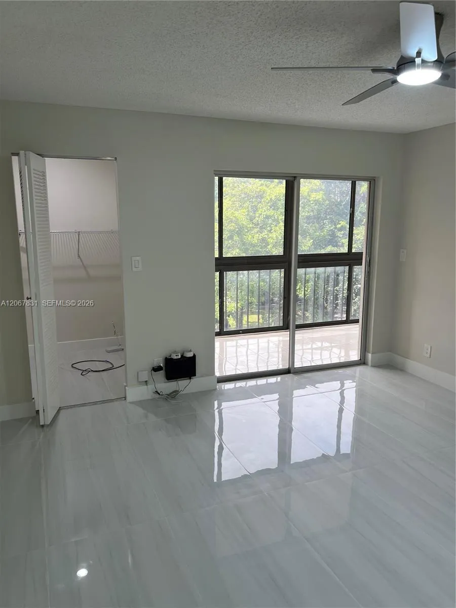 5900 NW 44th St #405 Lauderhill, FL 33319