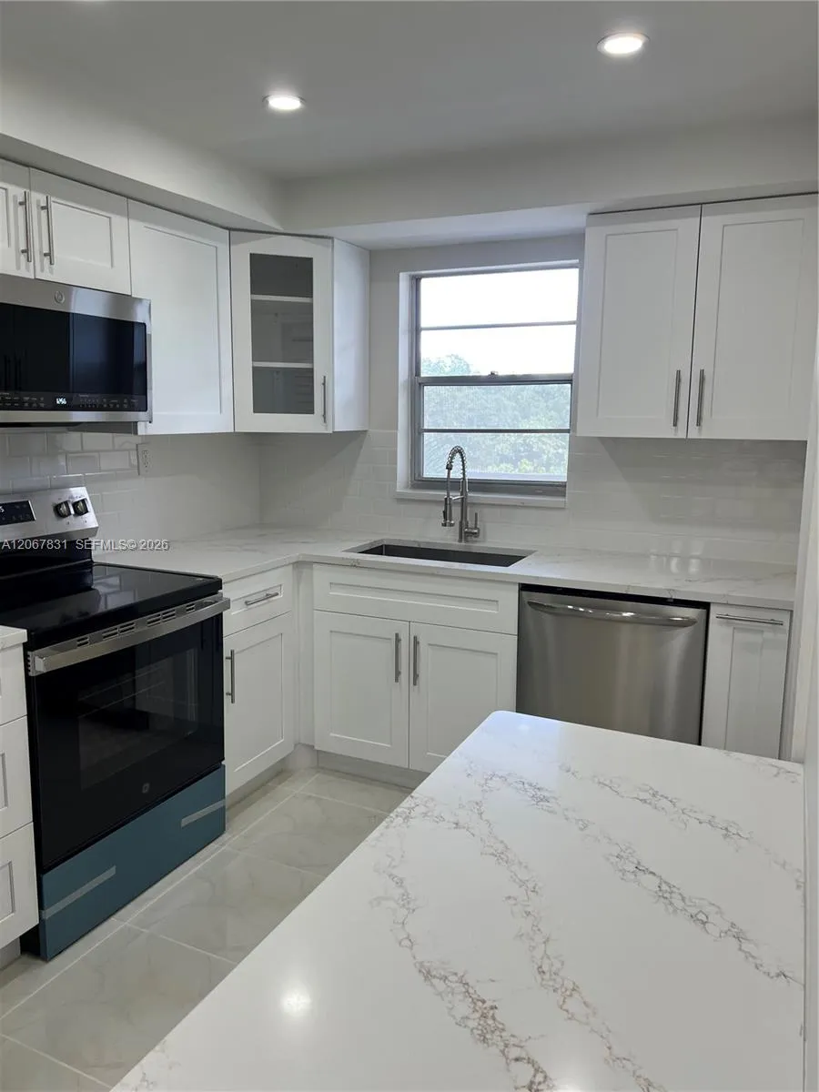 5900 NW 44th St #405 Lauderhill, FL 33319