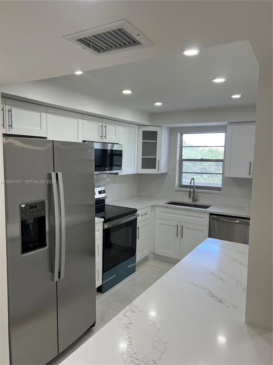 5900 NW 44th St #405 Lauderhill, FL 33319