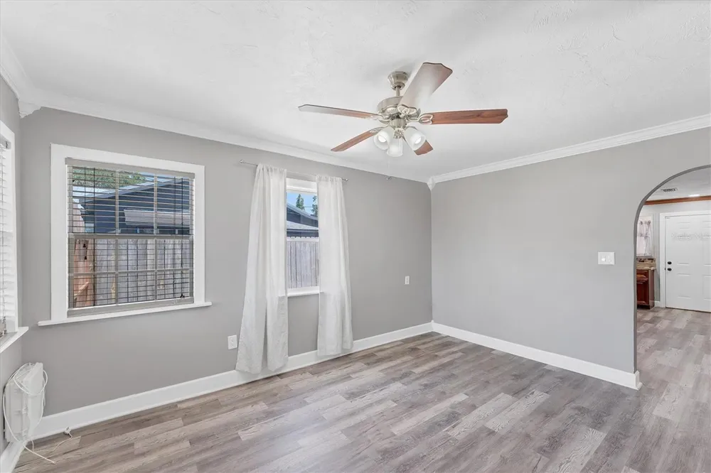 513 25TH AVENUE W Bradenton, FL 34205