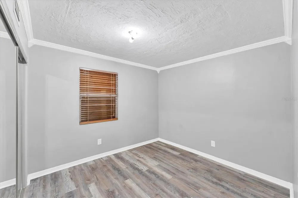 513 25TH AVENUE W Bradenton, FL 34205