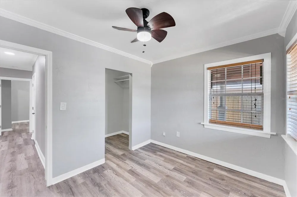 513 25TH AVENUE W Bradenton, FL 34205