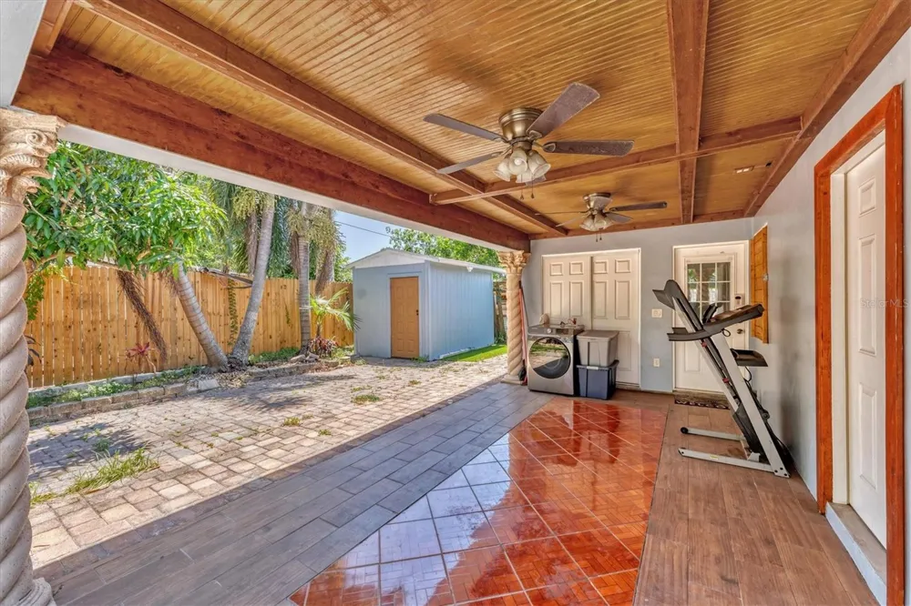 513 25TH AVENUE W Bradenton, FL 34205