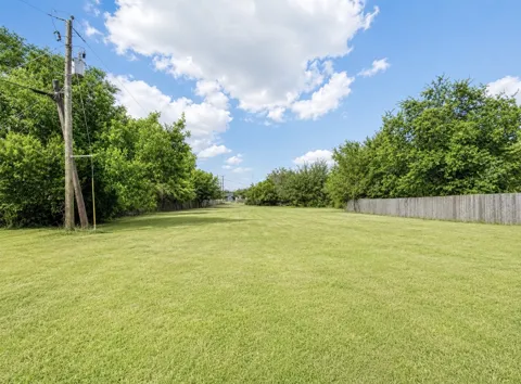 2211 Foster Circle