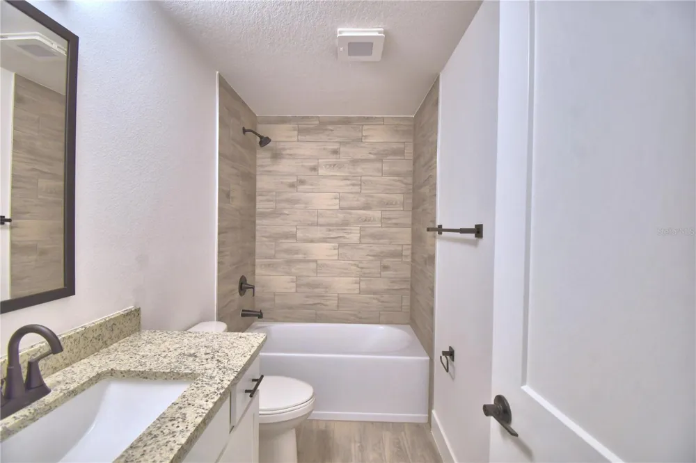 5415 WATERSIDE DRIVE Auburndale, FL 33823