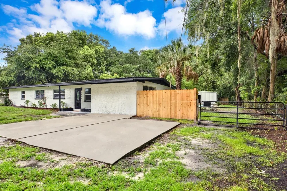 3606 AUTUMN PALM DRIVE Zephyrhills, FL 33541
