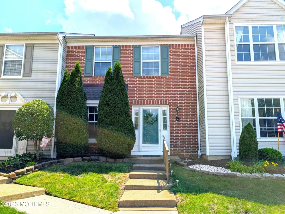 53 Grassmere Court #5 Freehold, NJ 07728
