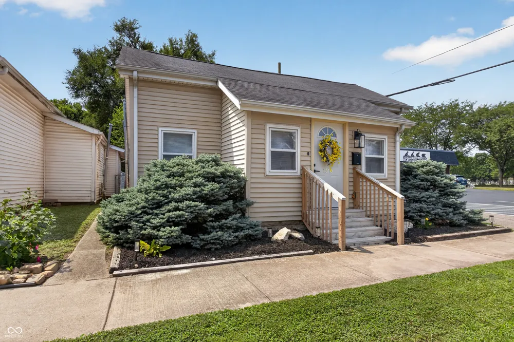 1516 Chestnut Street Columbus, IN 47201
