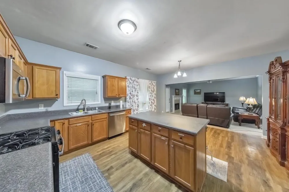 179 Holbrook Drive Dallas, GA 30132
