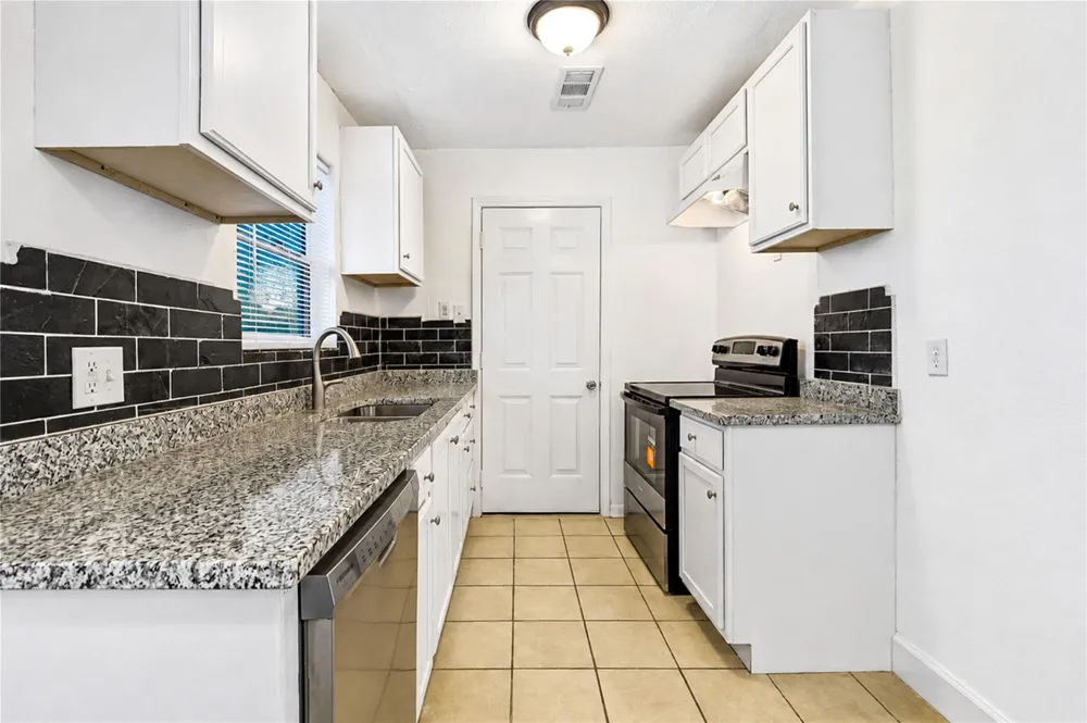 1206 Gary Avenue Pasadena, TX 77502
