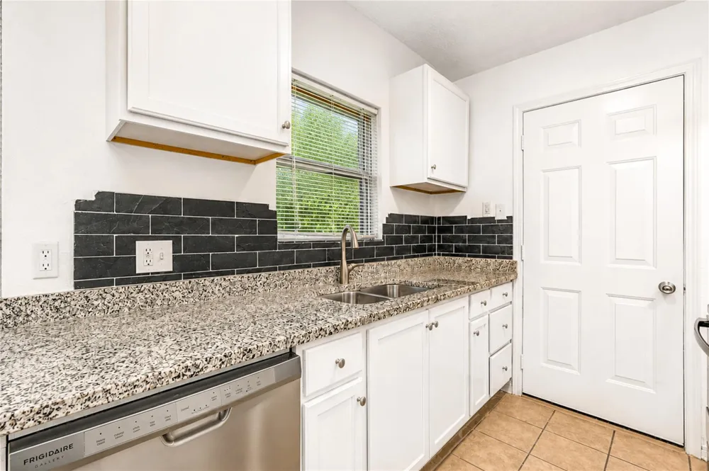 1206 Gary Avenue Pasadena, TX 77502