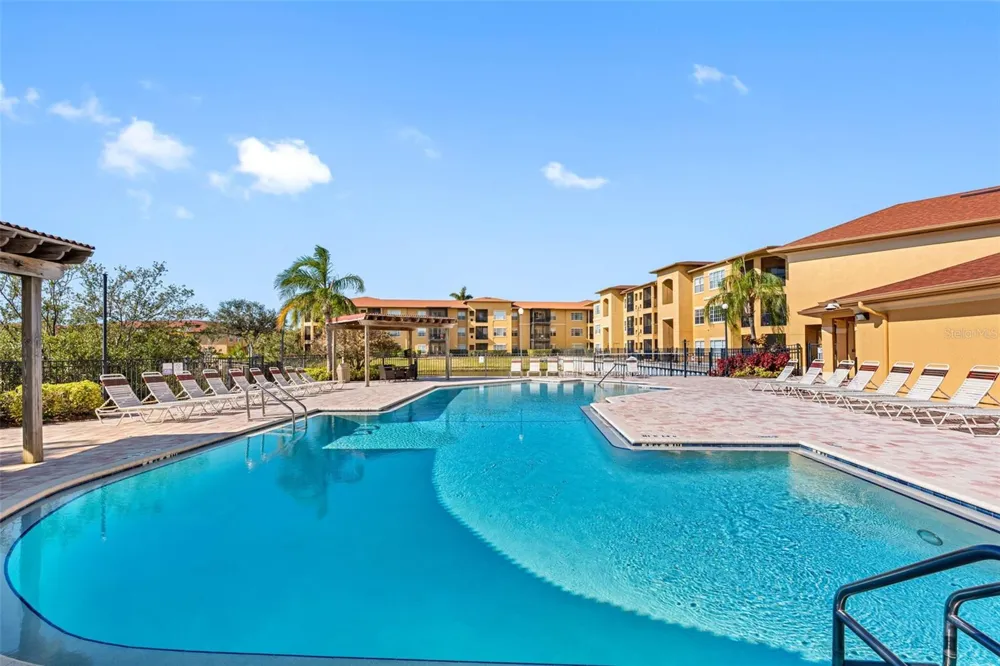 4323 BAYSIDE VILLAGE DRIVE #329 Tampa, FL 33615