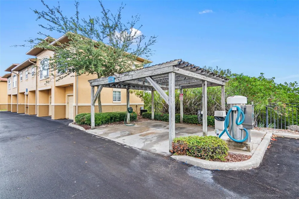 4323 BAYSIDE VILLAGE DRIVE #329 Tampa, FL 33615