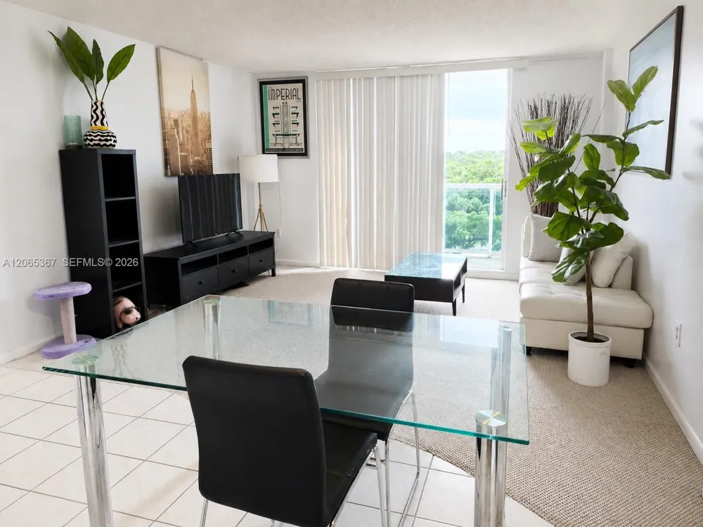 2841 NE 163rd St #608 North Miami Beach, FL 33160