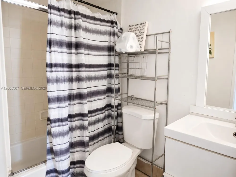 2841 NE 163rd St #608 North Miami Beach, FL 33160