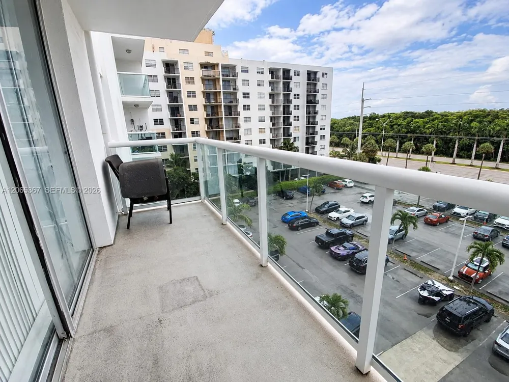 2841 NE 163rd St #608 North Miami Beach, FL 33160