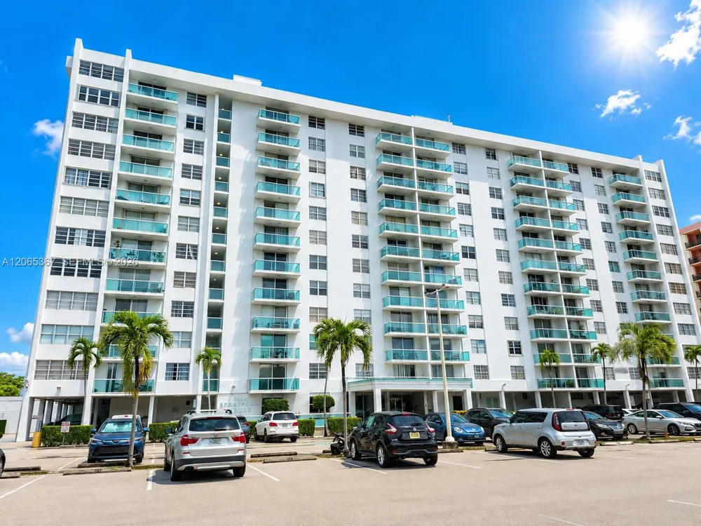 2841 NE 163rd St #608 North Miami Beach, FL 33160