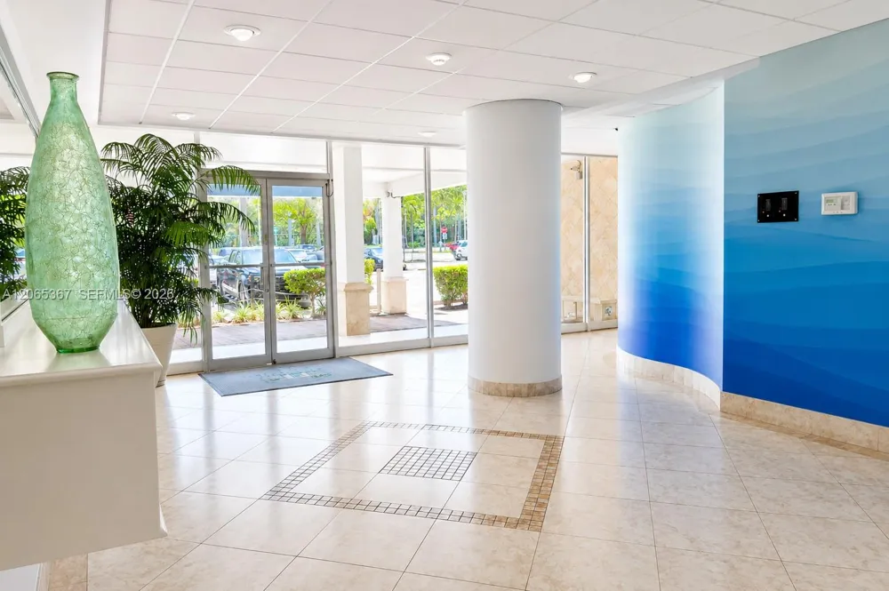 2841 NE 163rd St #608 North Miami Beach, FL 33160