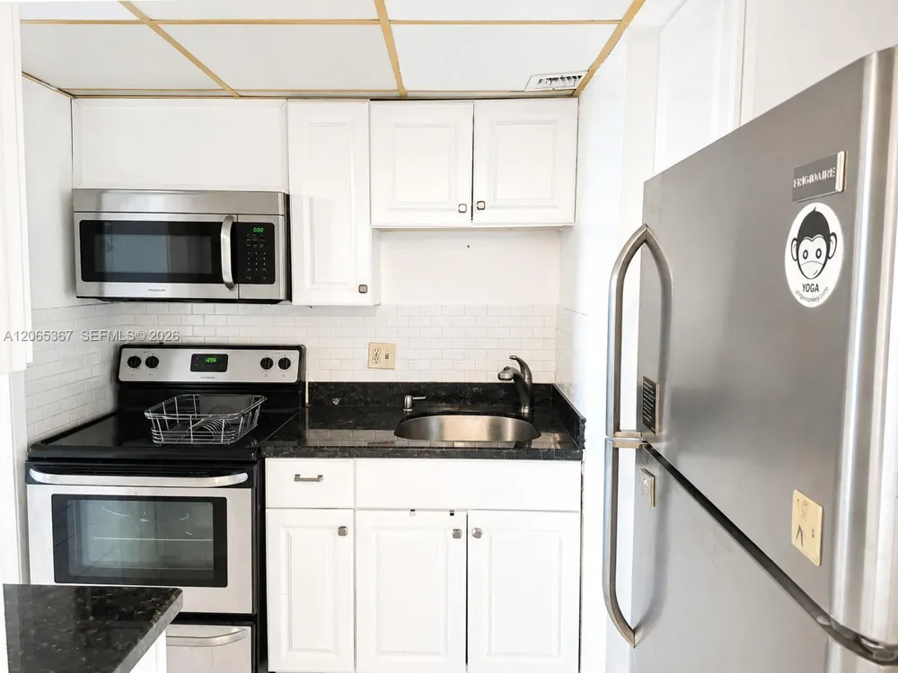 2841 NE 163rd St #608 North Miami Beach, FL 33160