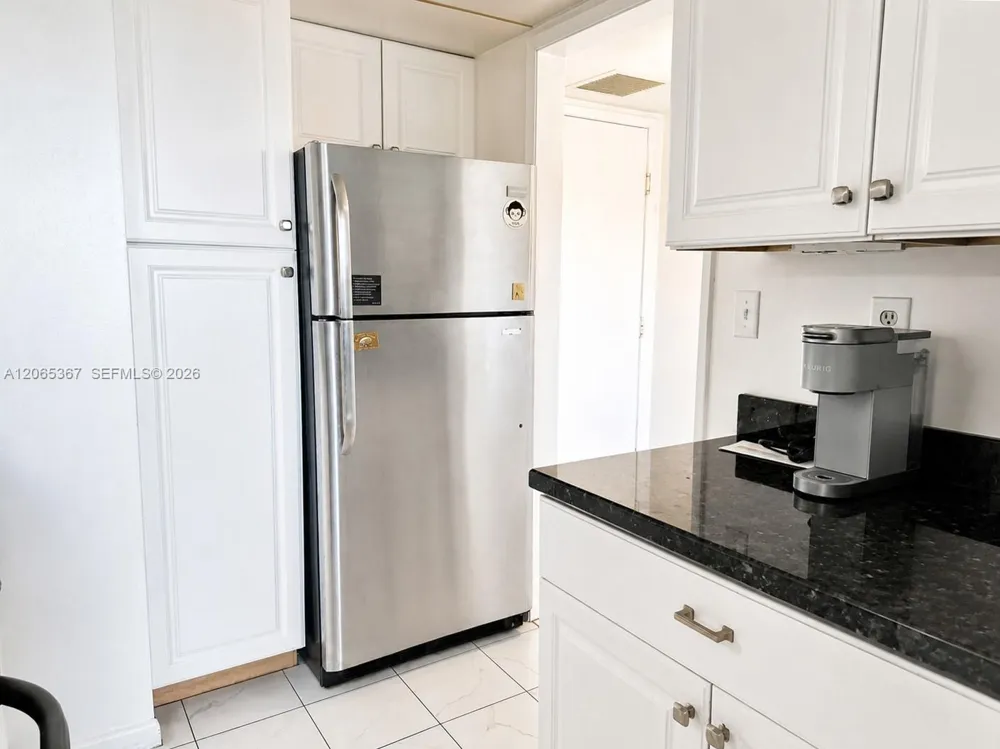 2841 NE 163rd St #608 North Miami Beach, FL 33160
