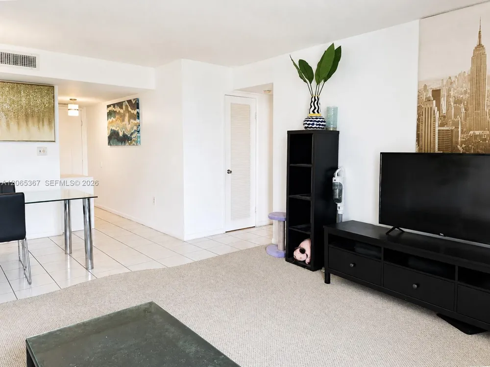 2841 NE 163rd St #608 North Miami Beach, FL 33160