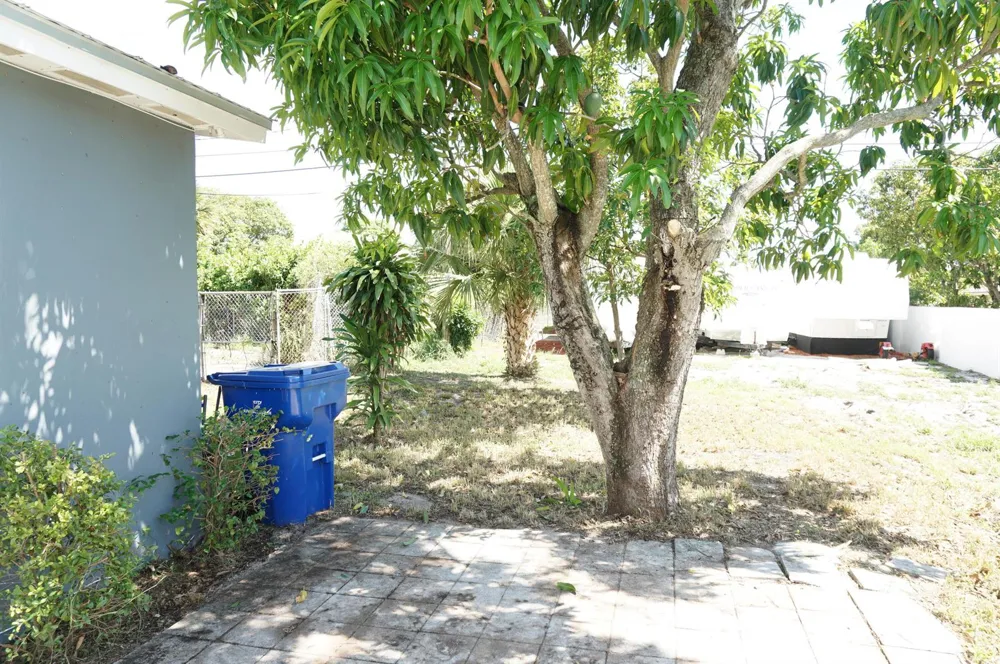 1456 W 29TH STREET #1 Riviera Beach, FL 33404