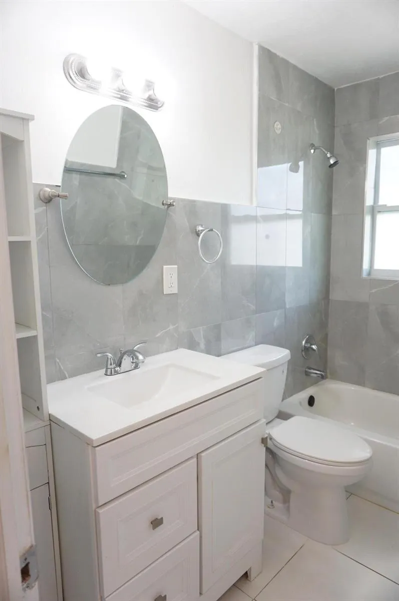 1456 W 29TH STREET #1 Riviera Beach, FL 33404