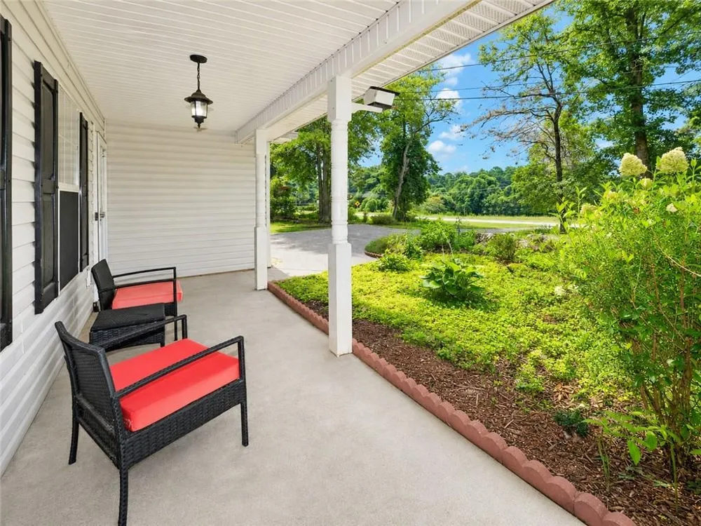 6024 Hulsey Road Clermont, GA 30527