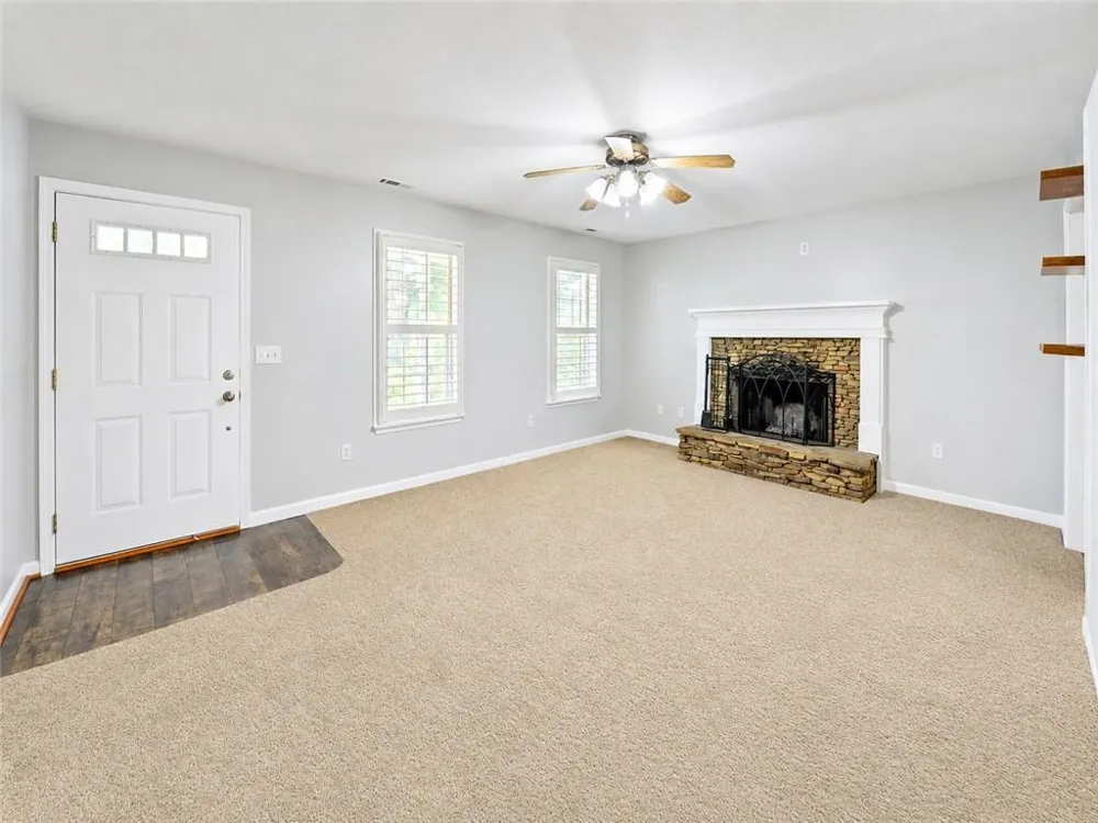 6024 Hulsey Road Clermont, GA 30527
