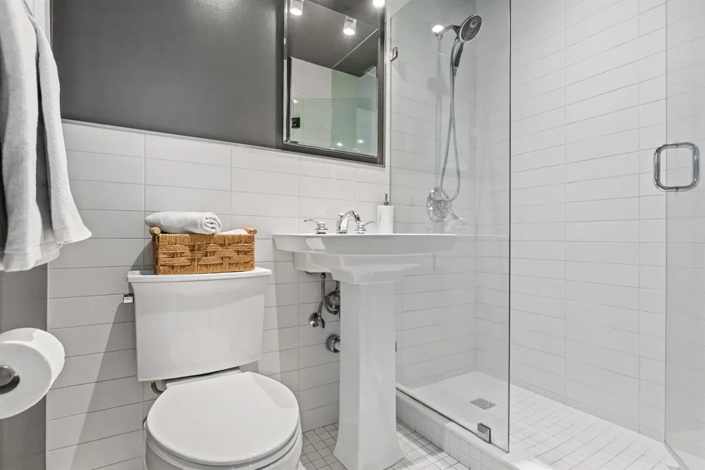 615 NE 10TH AVENUE #101B Fort Lauderdale, FL 33304