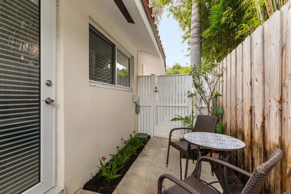 615 NE 10TH AVENUE #101B Fort Lauderdale, FL 33304