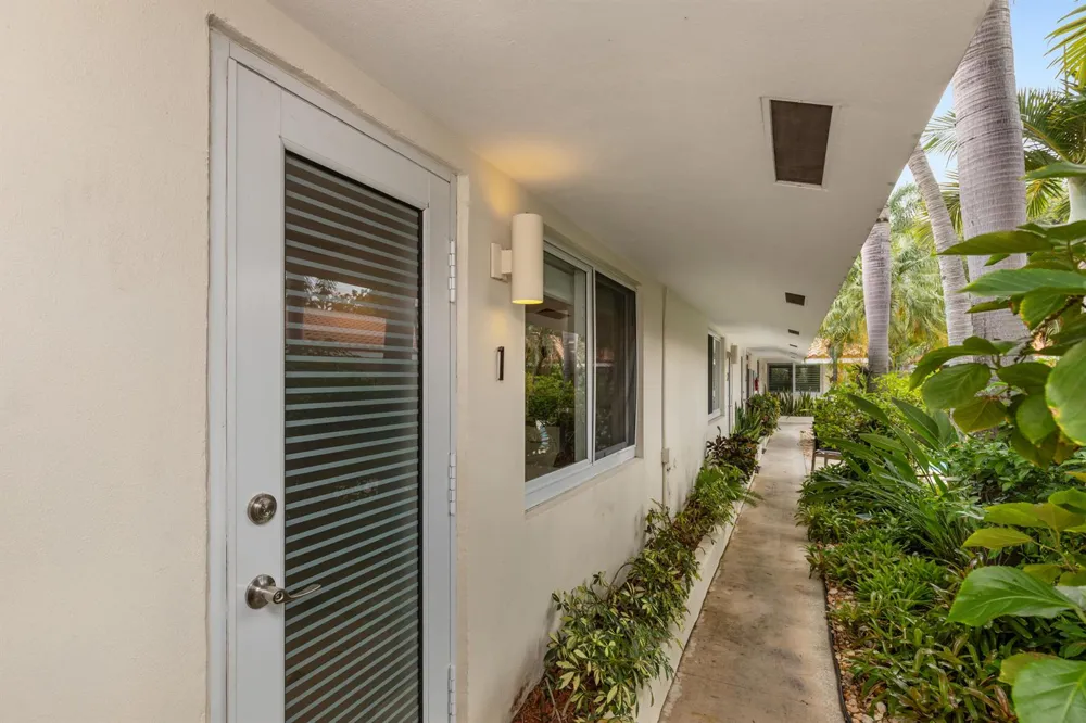 615 NE 10TH AVENUE #101B Fort Lauderdale, FL 33304