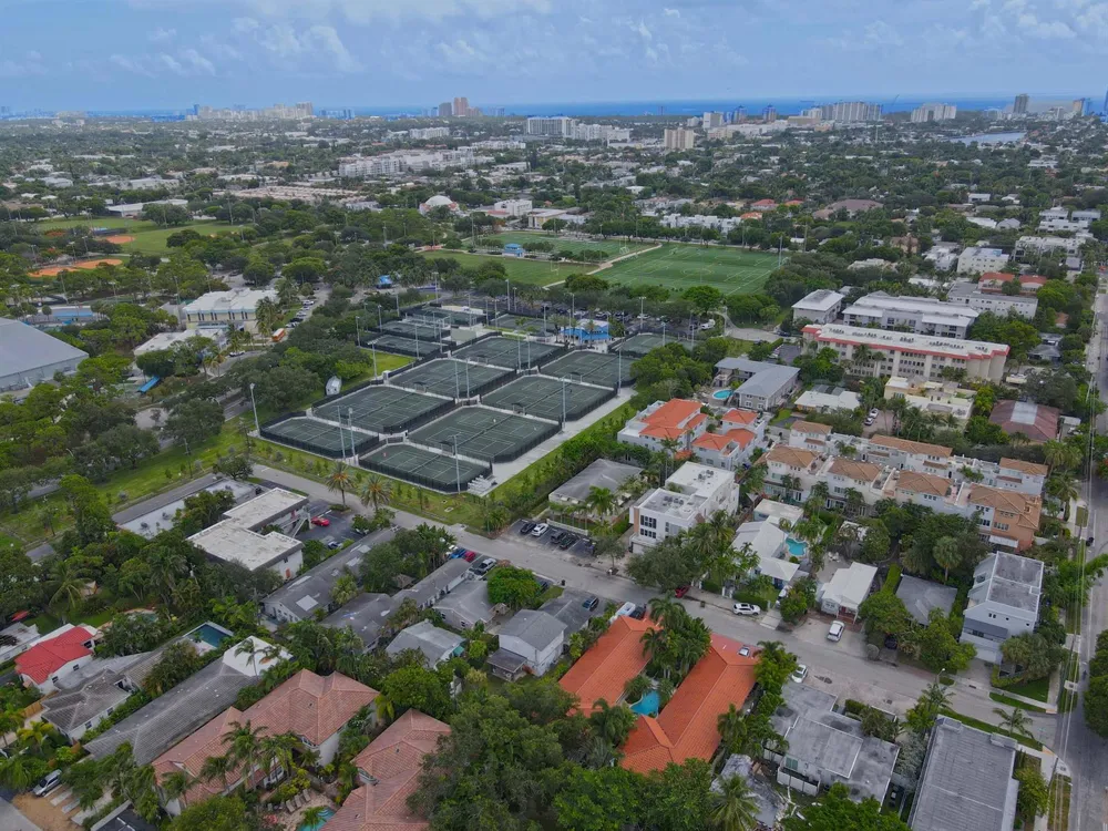 615 NE 10TH AVENUE #101B Fort Lauderdale, FL 33304