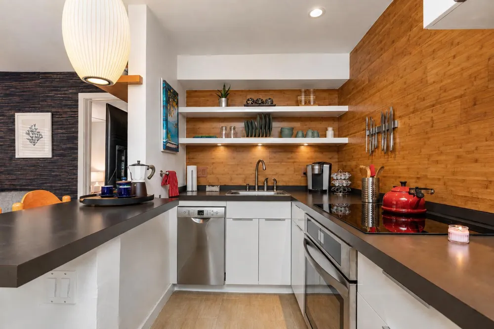 615 NE 10TH AVENUE #101B Fort Lauderdale, FL 33304