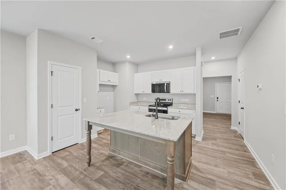 329 Rolling Green Road Adairsville, GA 30103