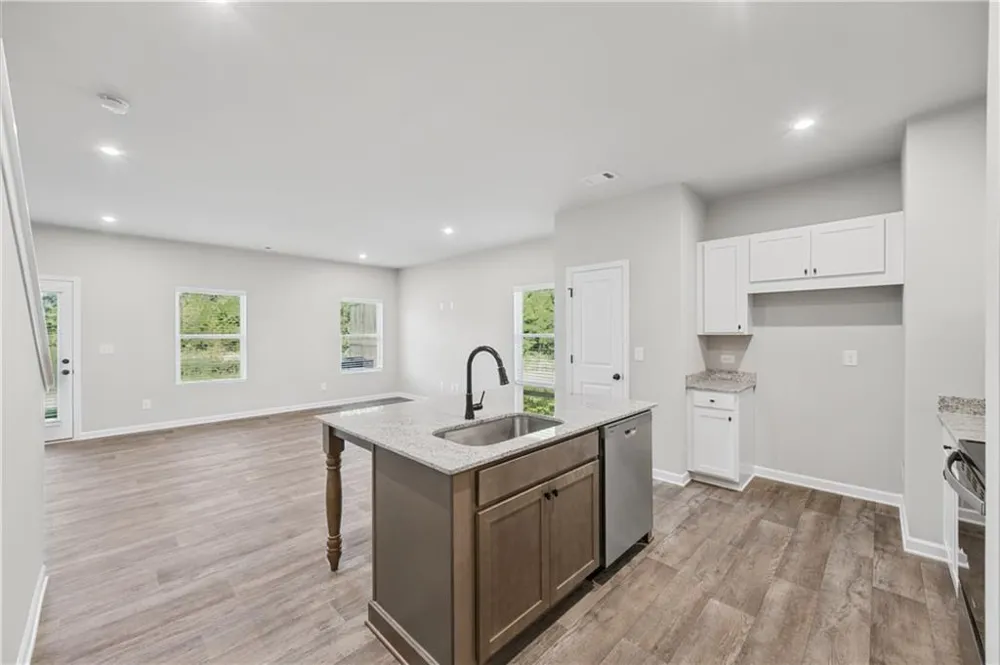 329 Rolling Green Road Adairsville, GA 30103