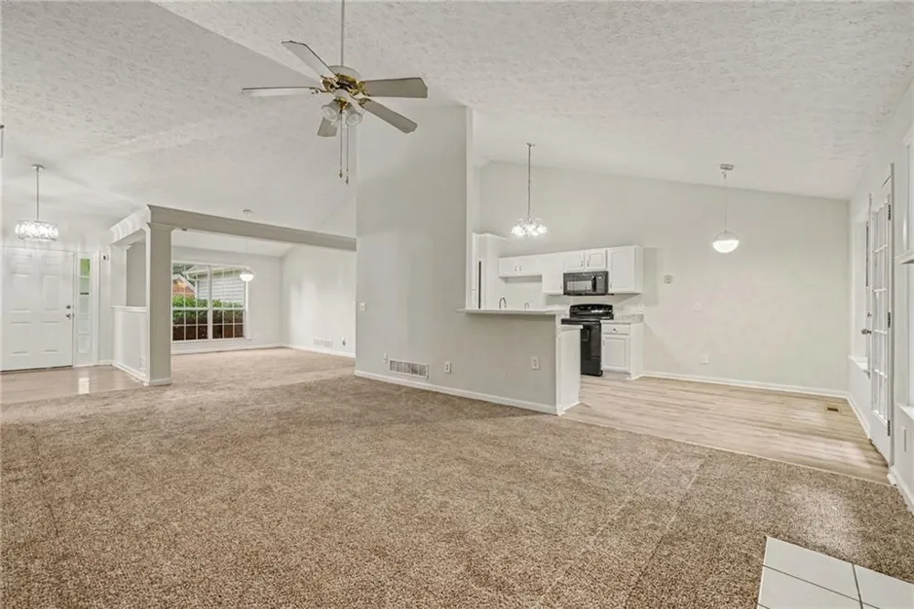 245 London Lane Hiram, GA 30141