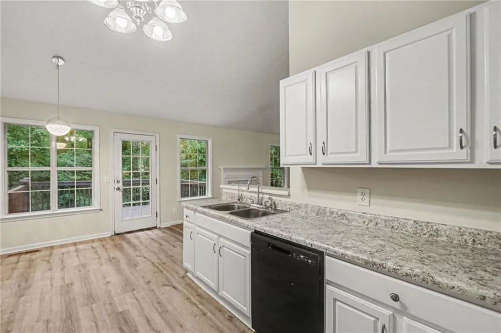 245 London Lane Hiram, GA 30141