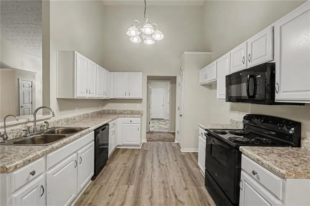 245 London Lane Hiram, GA 30141