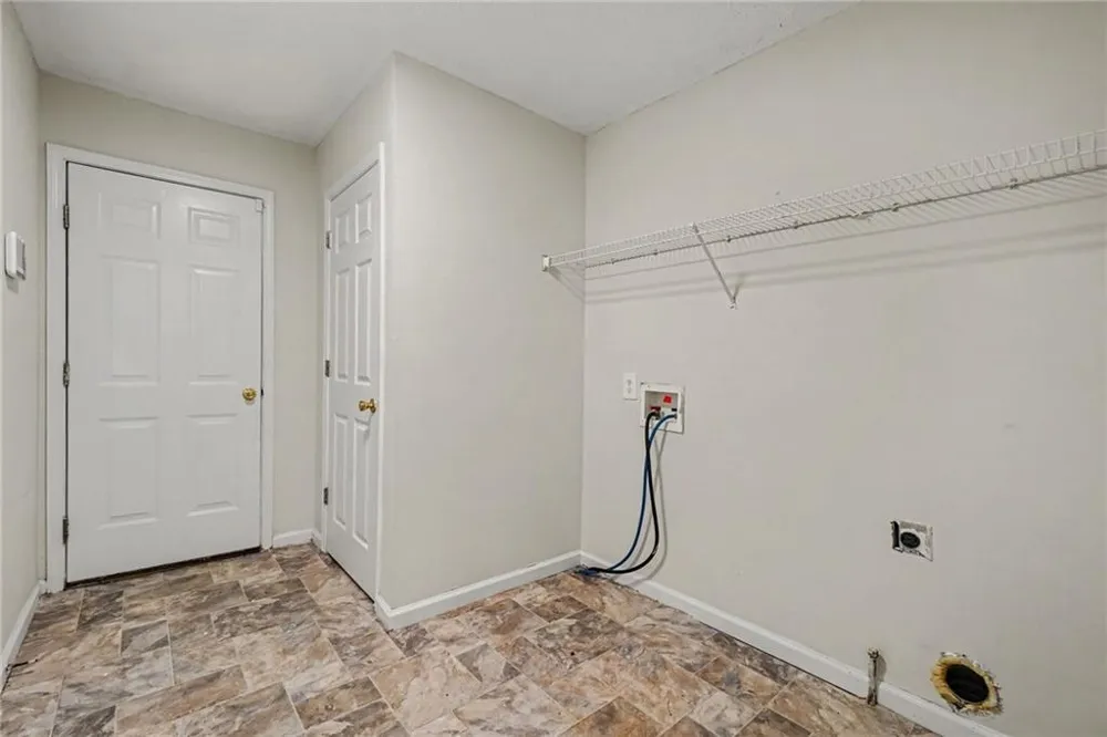 245 London Lane Hiram, GA 30141