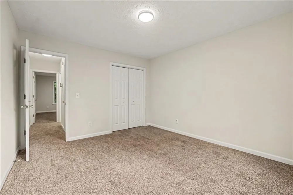 245 London Lane Hiram, GA 30141