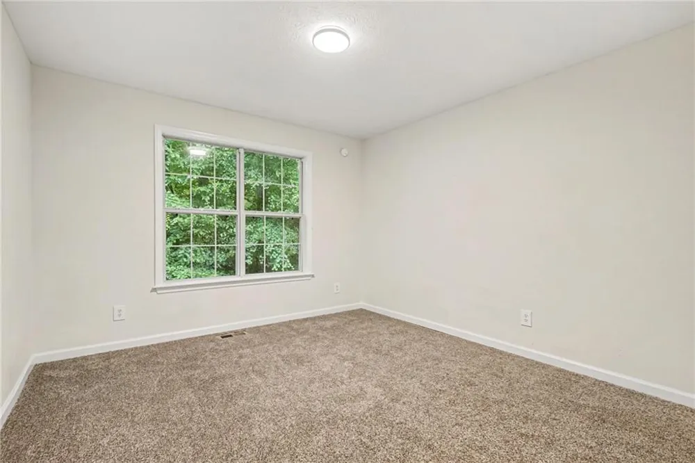 245 London Lane Hiram, GA 30141