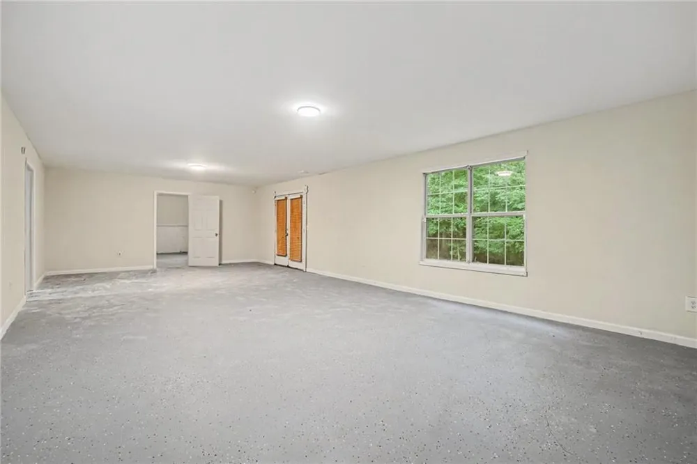 245 London Lane Hiram, GA 30141