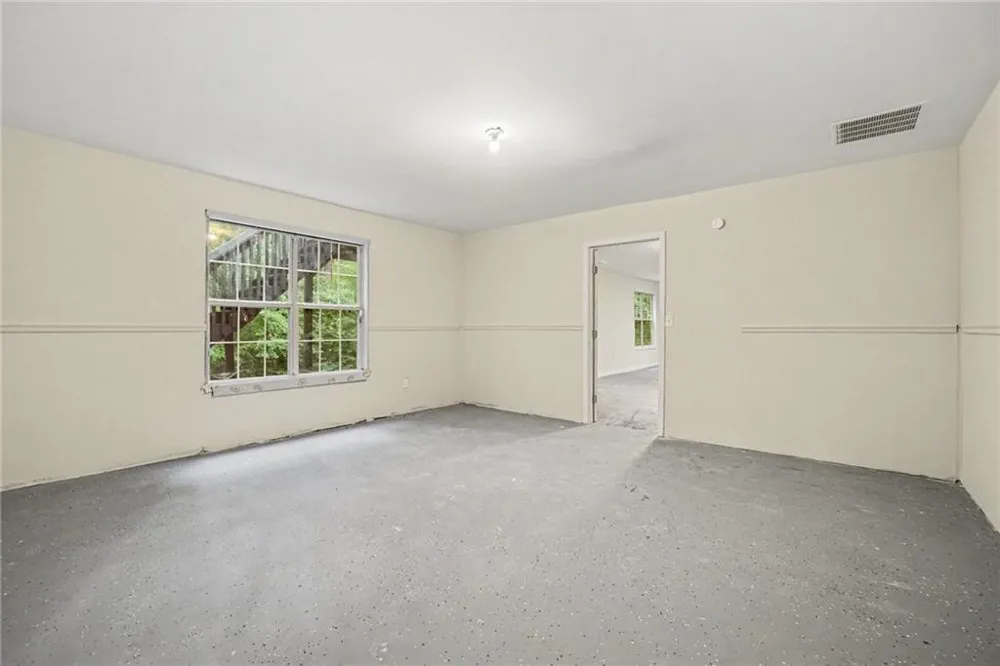 245 London Lane Hiram, GA 30141