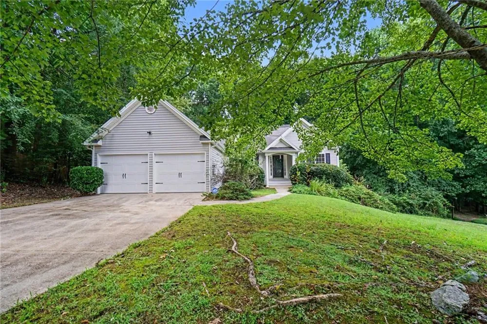 245 London Lane Hiram, GA 30141