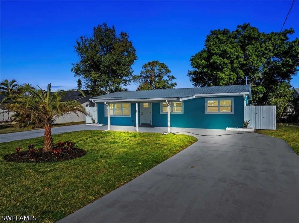 Davis Boulevard Fort Myers, FL 33905